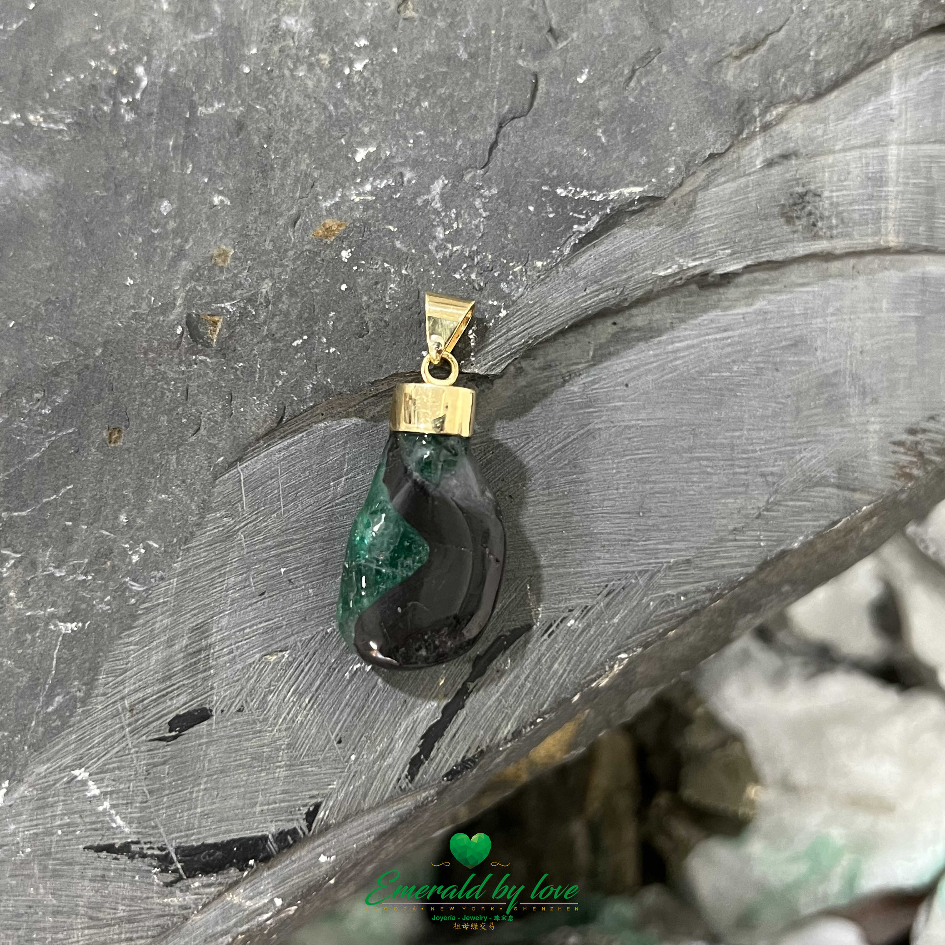 Rare Amorphous Emerald Pendant - A Captivating Wonder of Nature