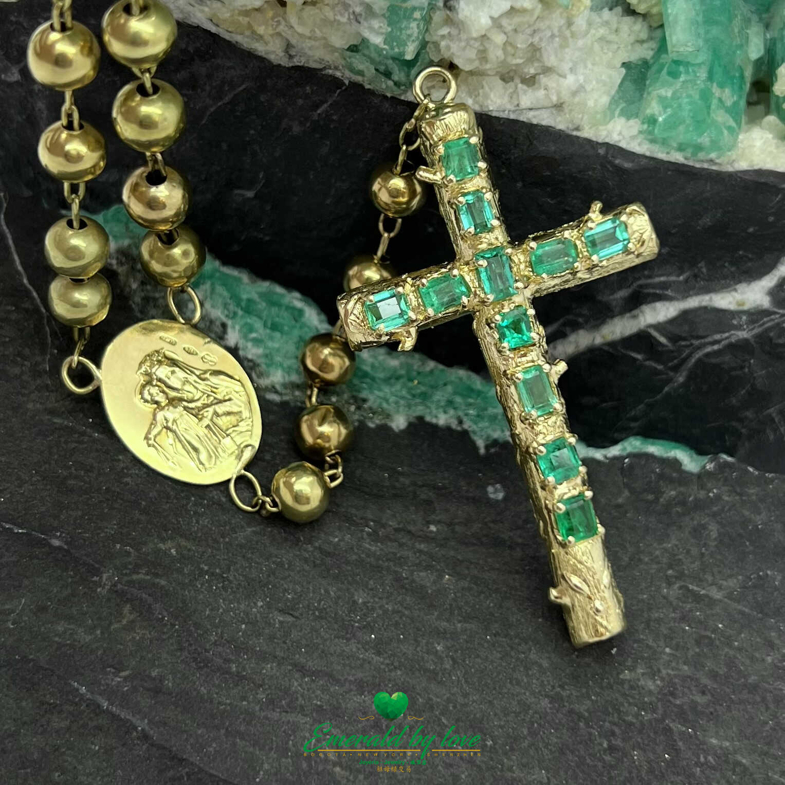 Opulent 18K Yellow Gold Rosary with Emeralds - A Timeless Expression of Devotion