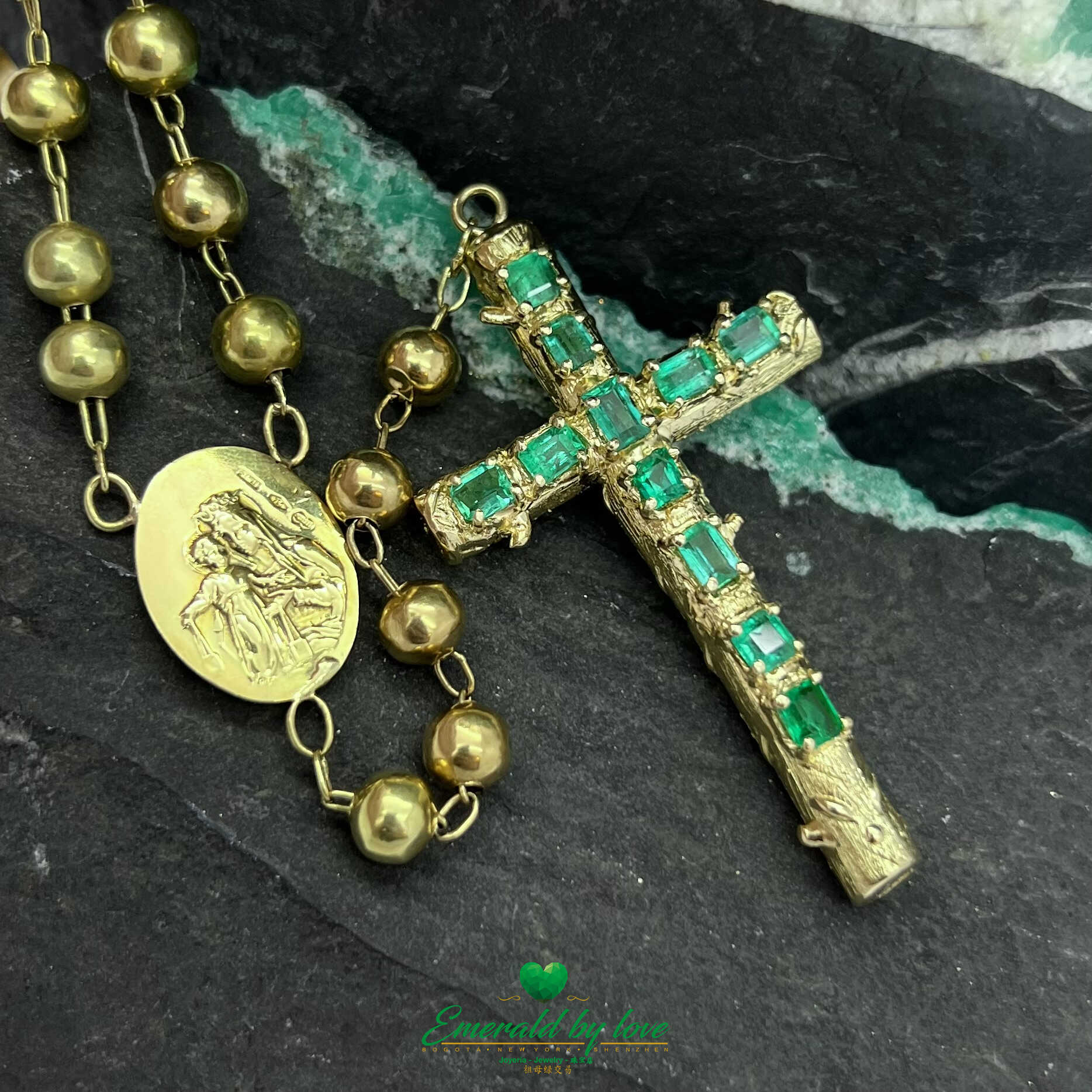 Opulent 18K Yellow Gold Rosary with Emeralds - A Timeless Expression of Devotion