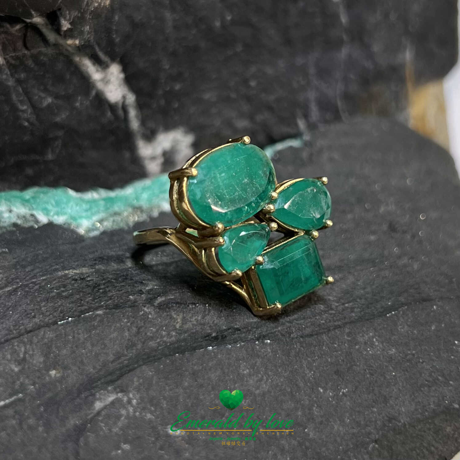 Whimsical Yellow Gold Crazy emeralds Ring