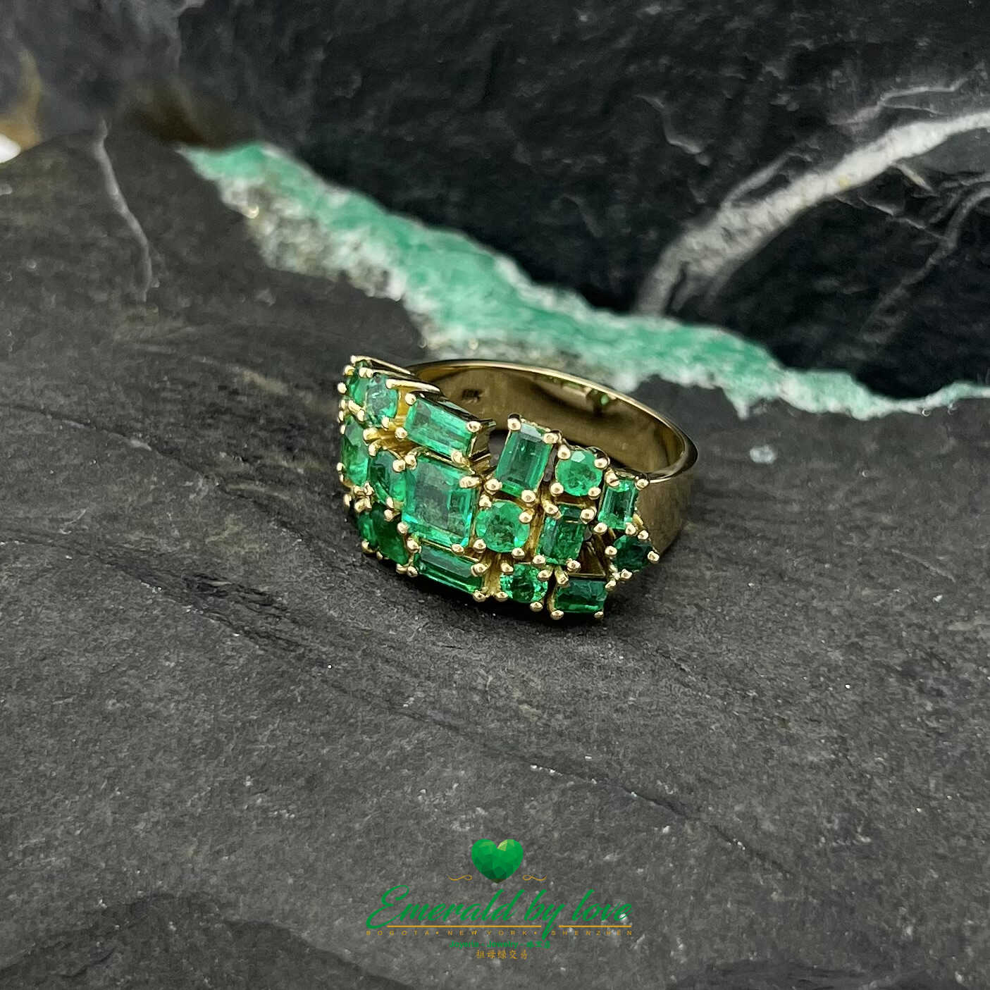 Spectacular Multi-Emerald Yellow Gold Ring - A Symphony of Elegance