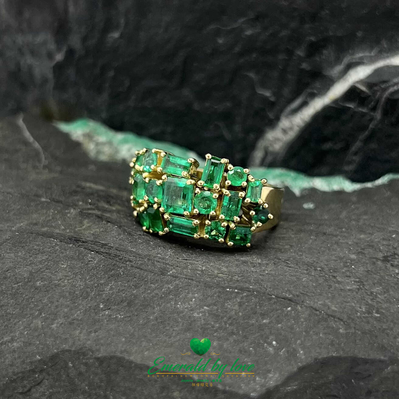 Spectacular Multi-Emerald Yellow Gold Ring - A Symphony of Elegance