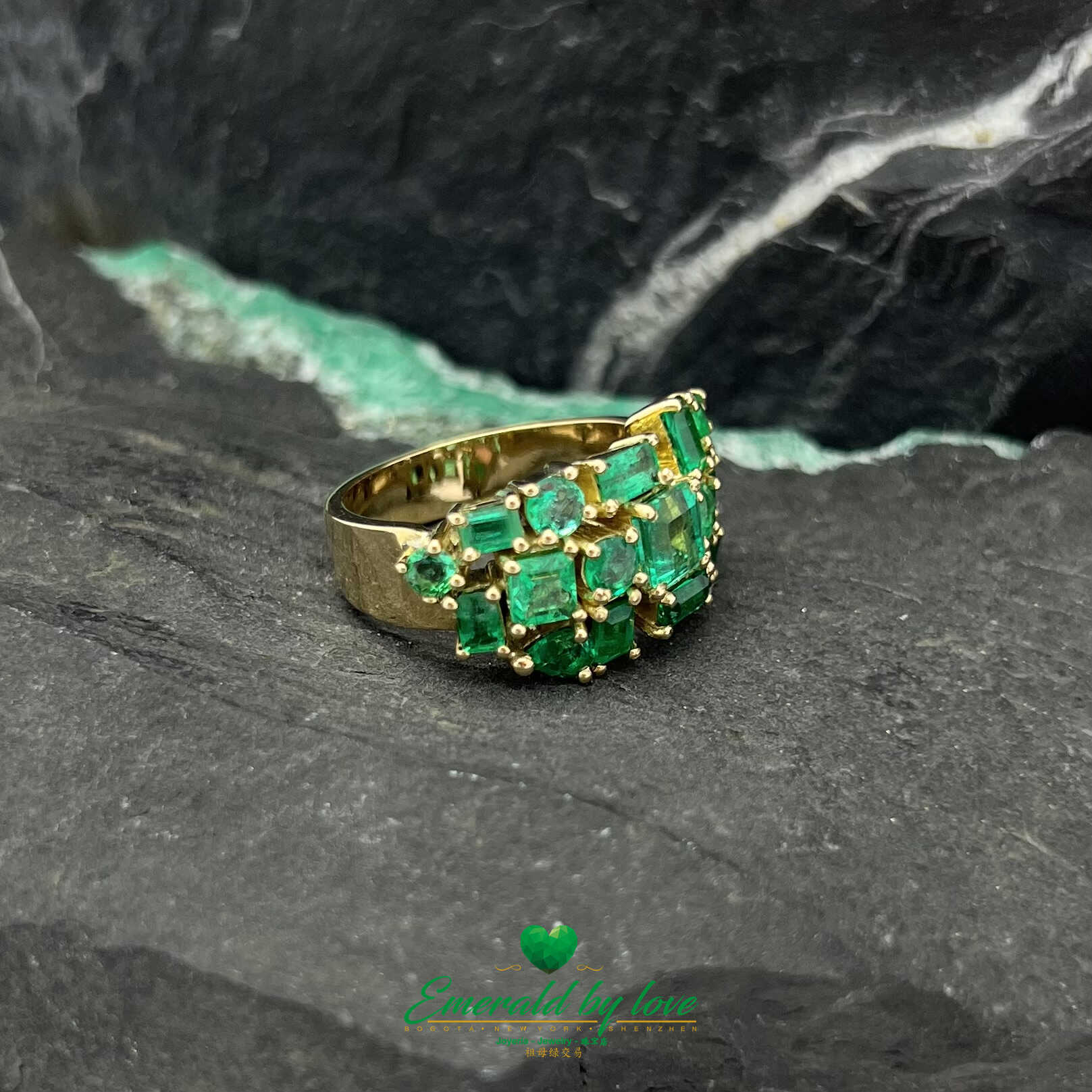 Spectacular Multi-Emerald Yellow Gold Ring - A Symphony of Elegance