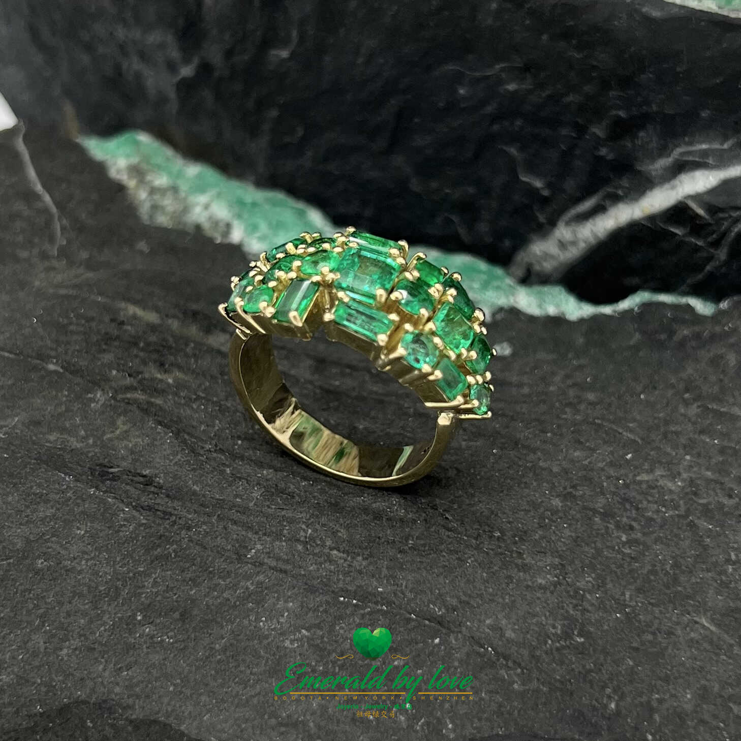 Spectacular Multi-Emerald Yellow Gold Ring - A Symphony of Elegance