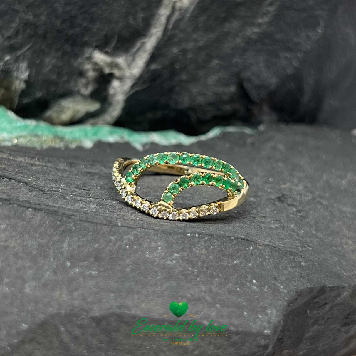 Unique Yellow Gold Ring with Amorphous Design